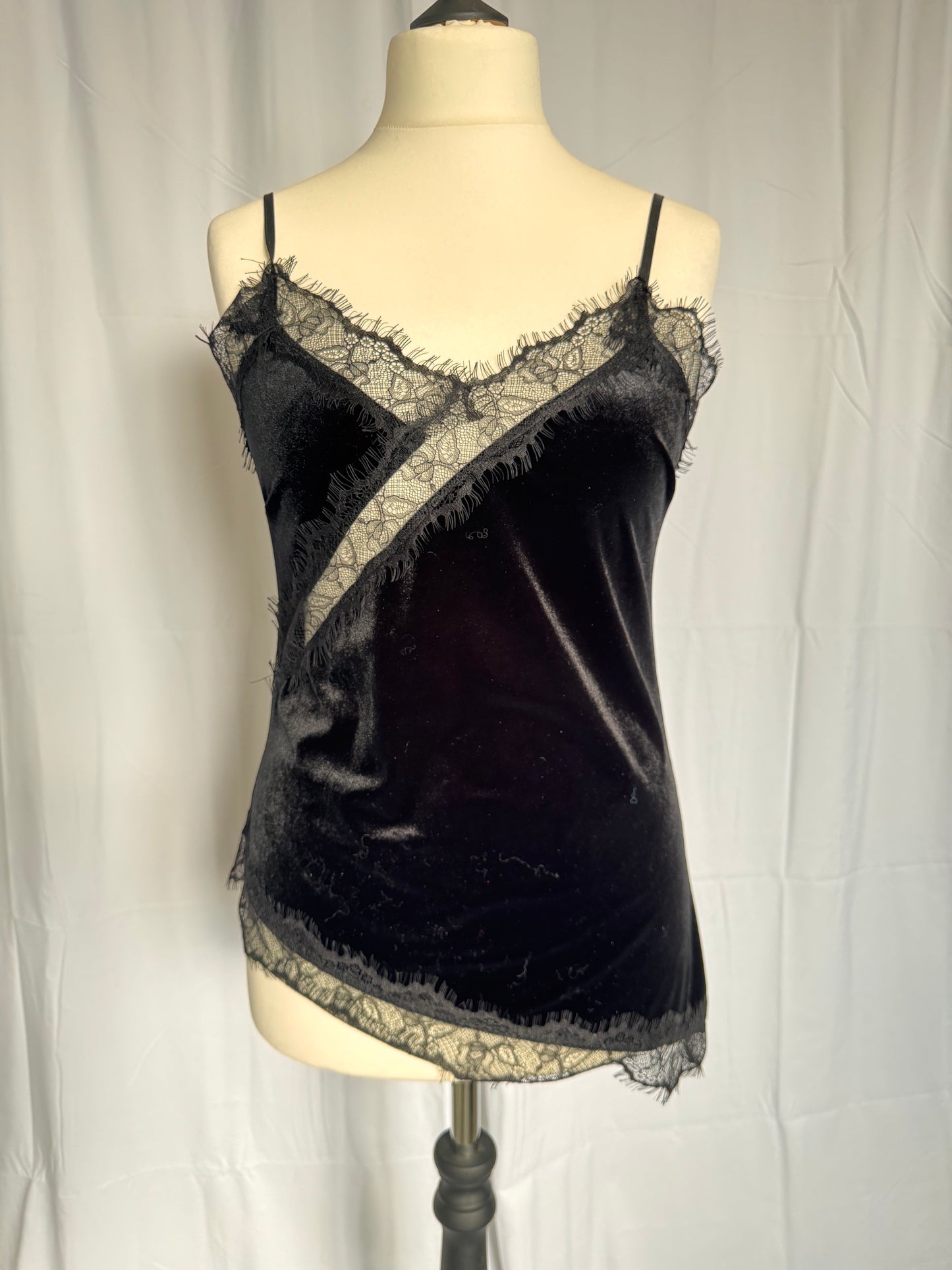 Spitzentop aus Samt
