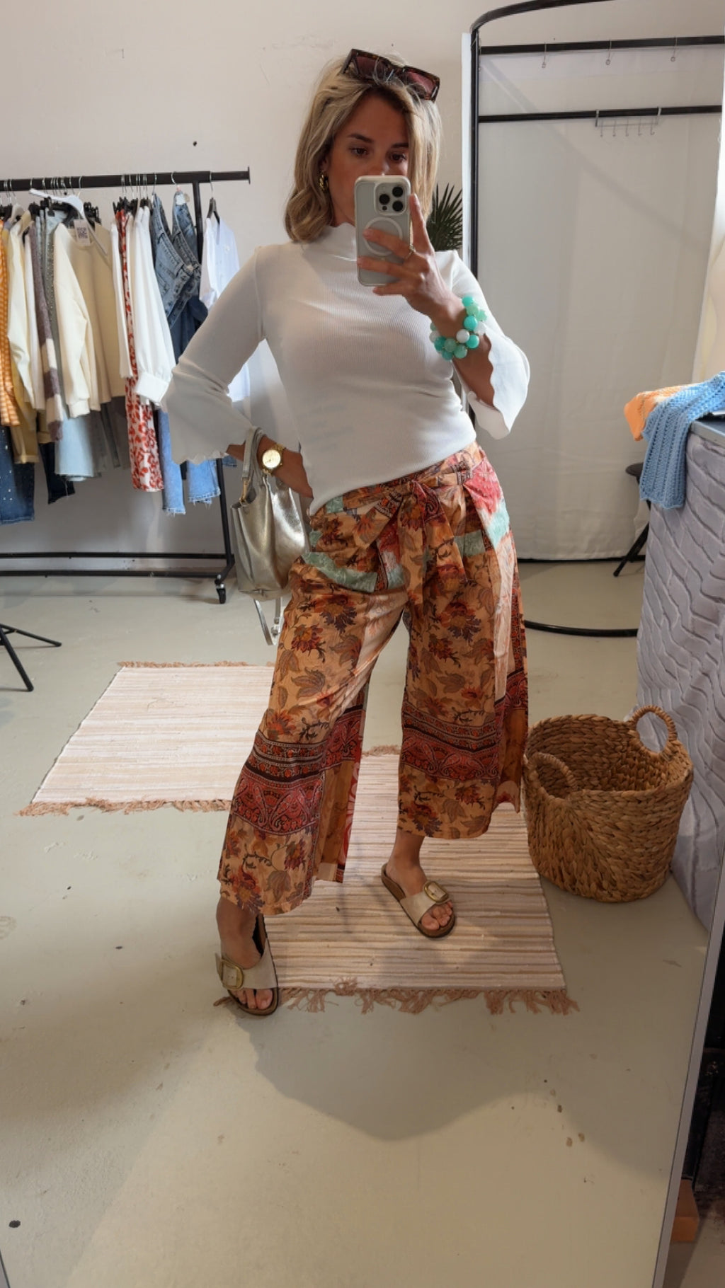 Weite Sommerhose mit Muster Orange