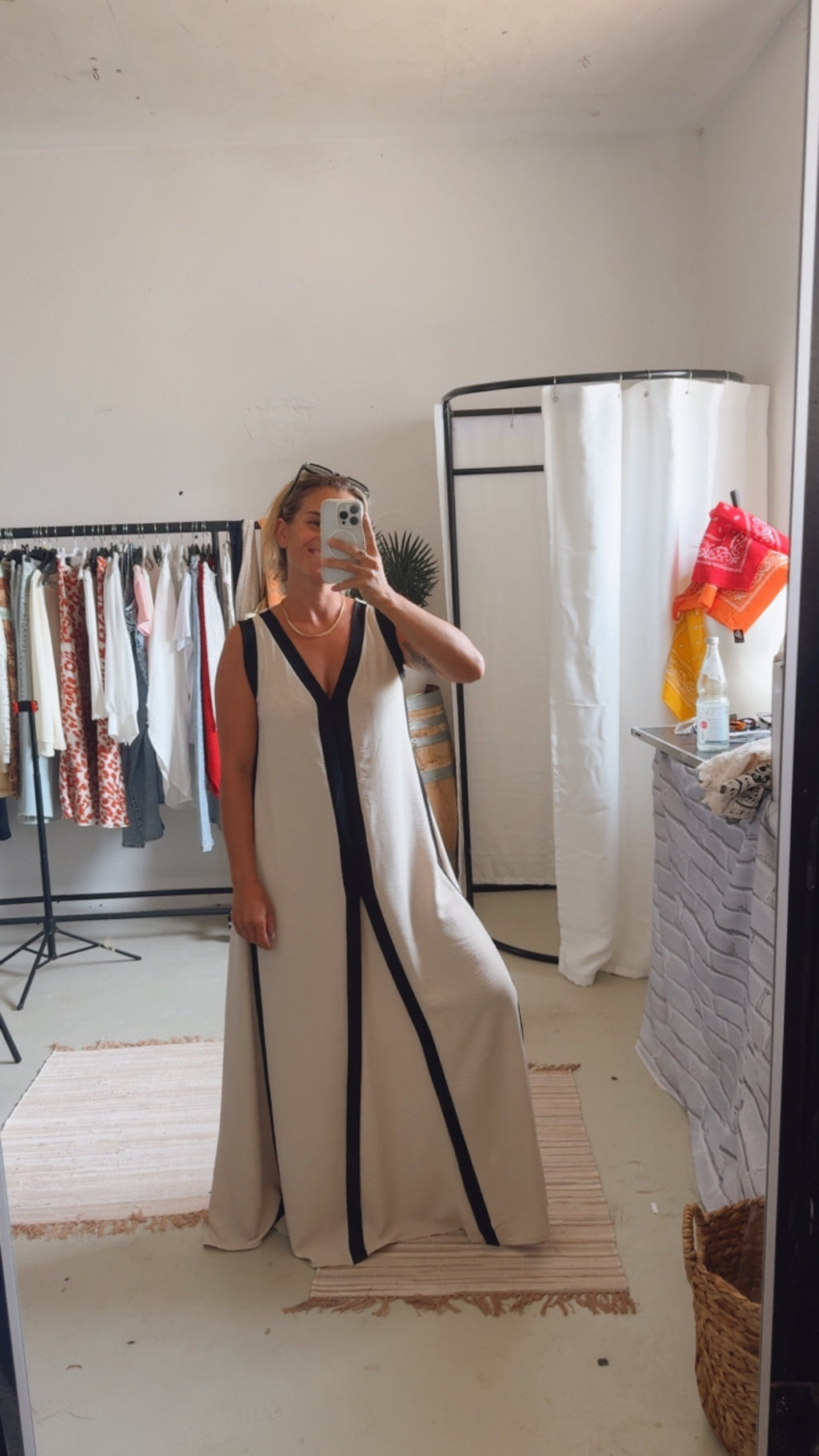 Maxikleid beige mit schwarzen Streifen