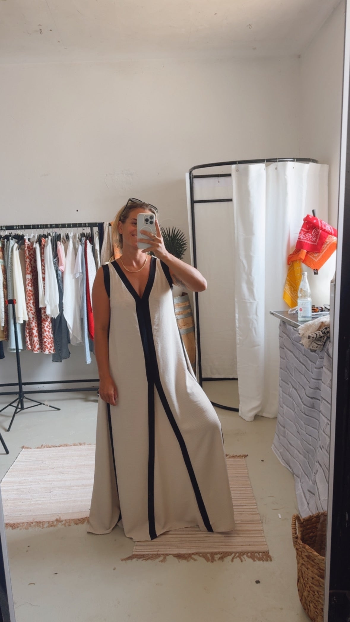 Maxikleid beige mit schwarzen Streifen