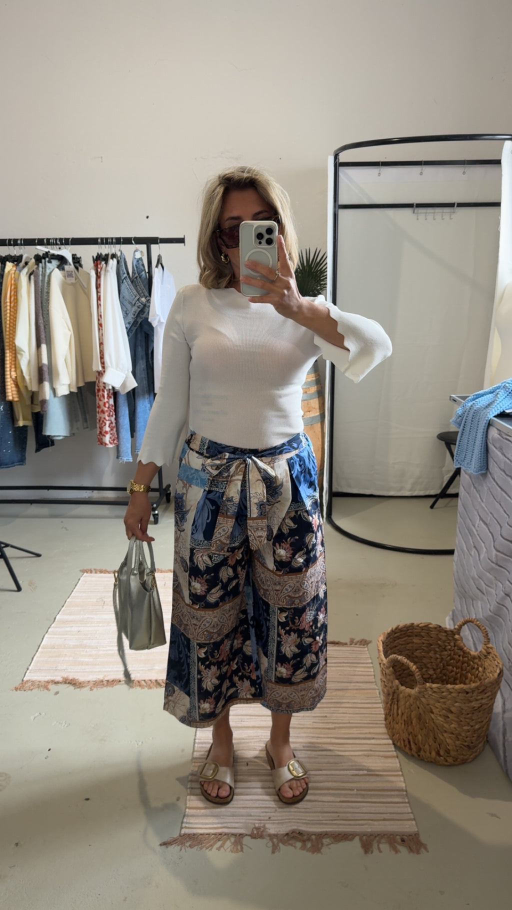 Weite Sommerhose mit Muster Navy blau