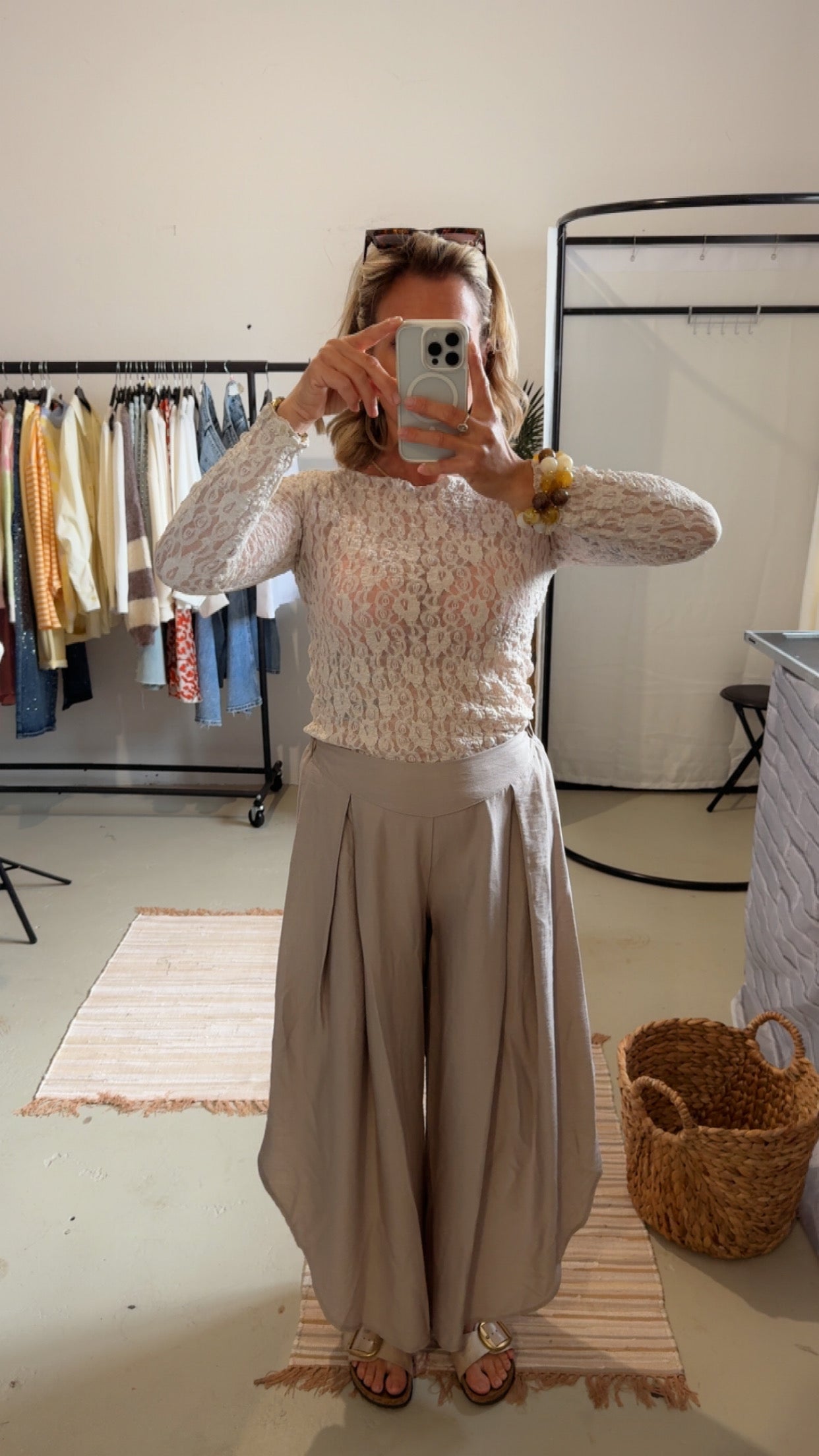 Spitzenoberteil beige