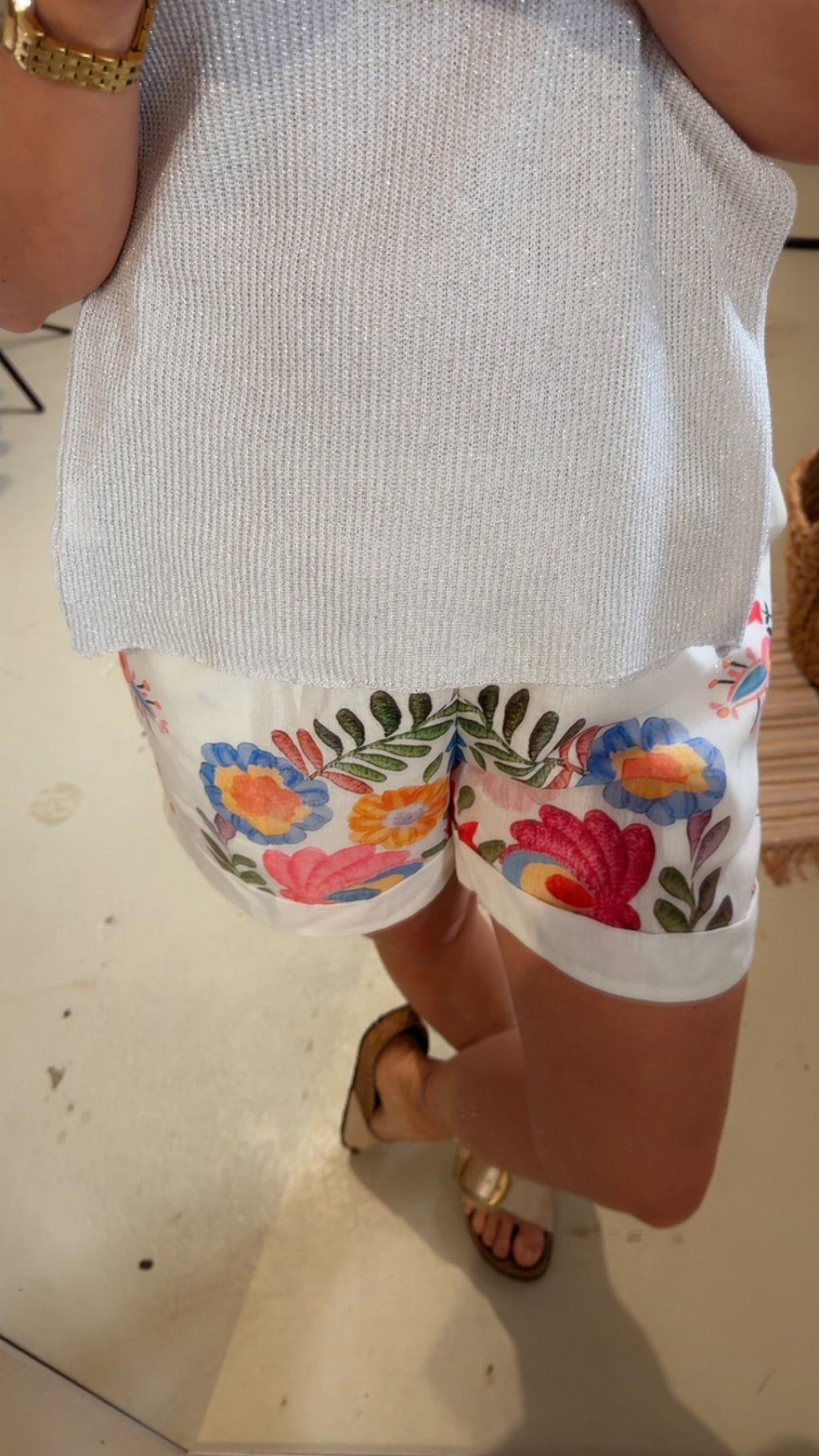 Shorts weiß mit süßen Blumen