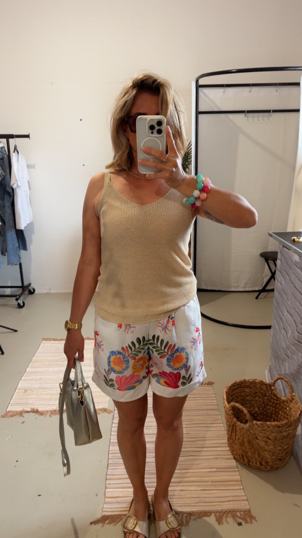 Shorts weiß mit süßen Blumen