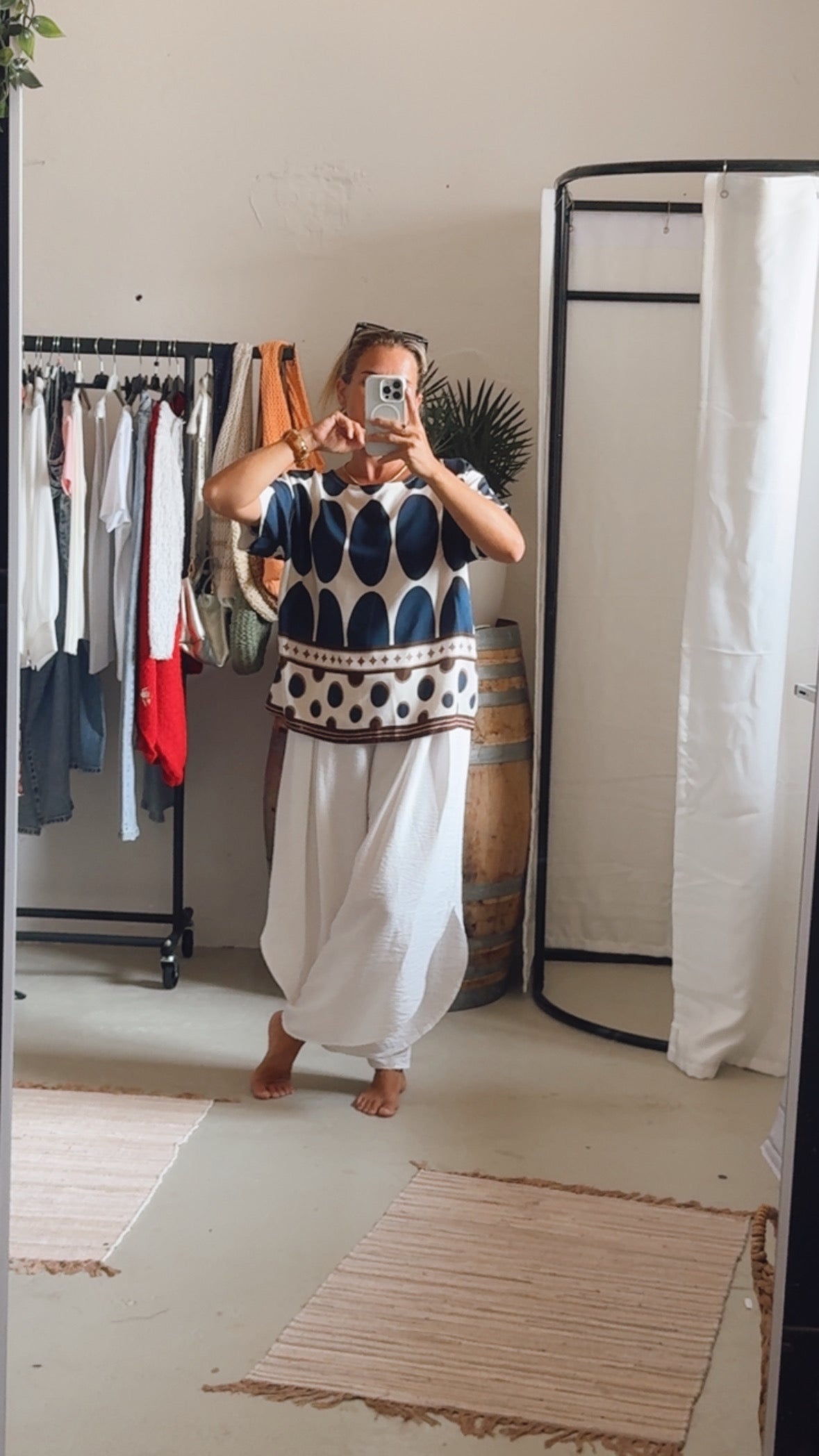 Bluse mit Punkten blau