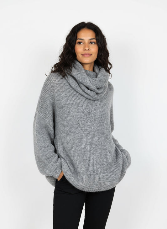 Strickpullover Maximiliane mit Schal grau