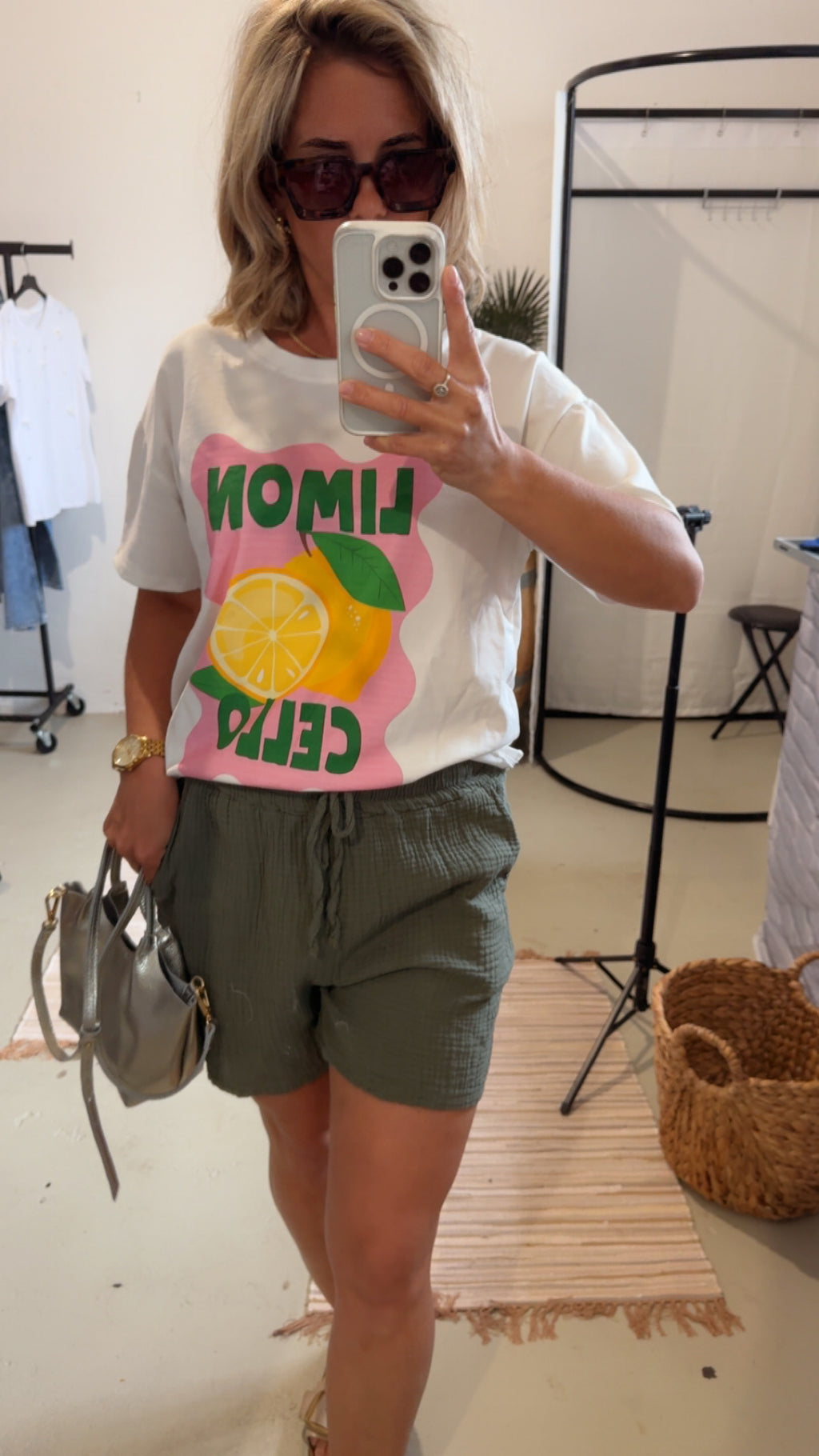 Musselin Shorts Military grün