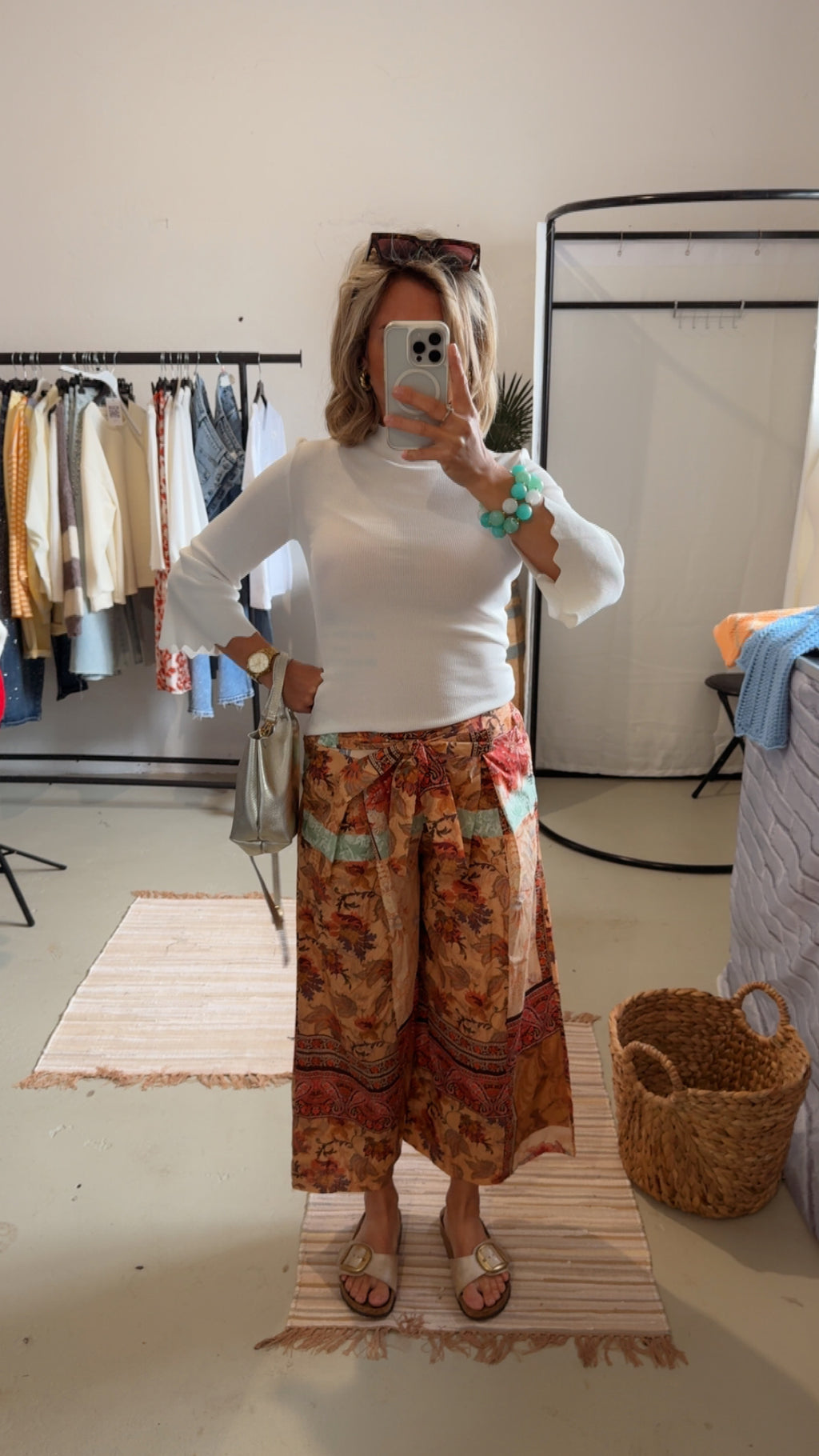 Weite Sommerhose mit Muster Orange