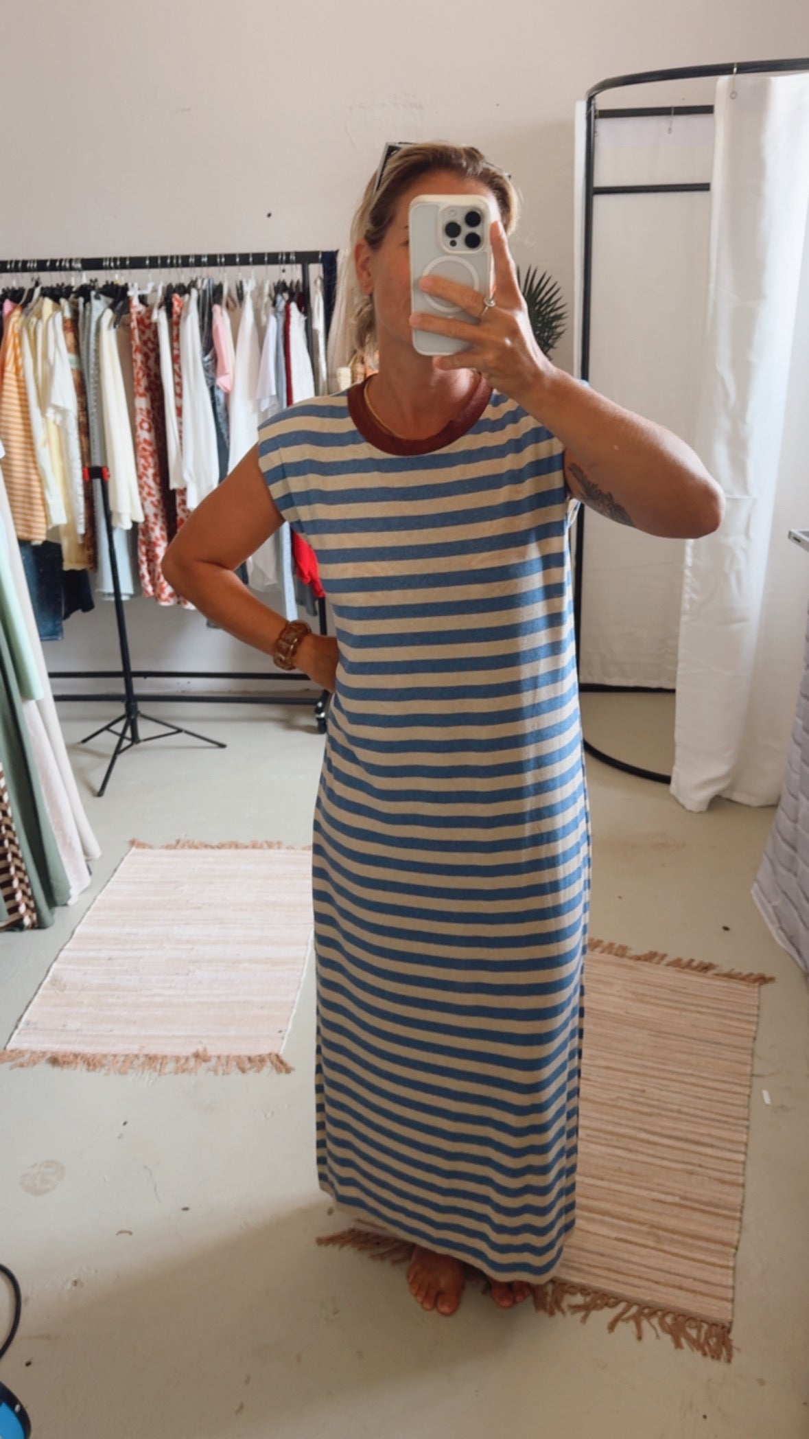 Maxikleid gestreift mit Glitzer blau