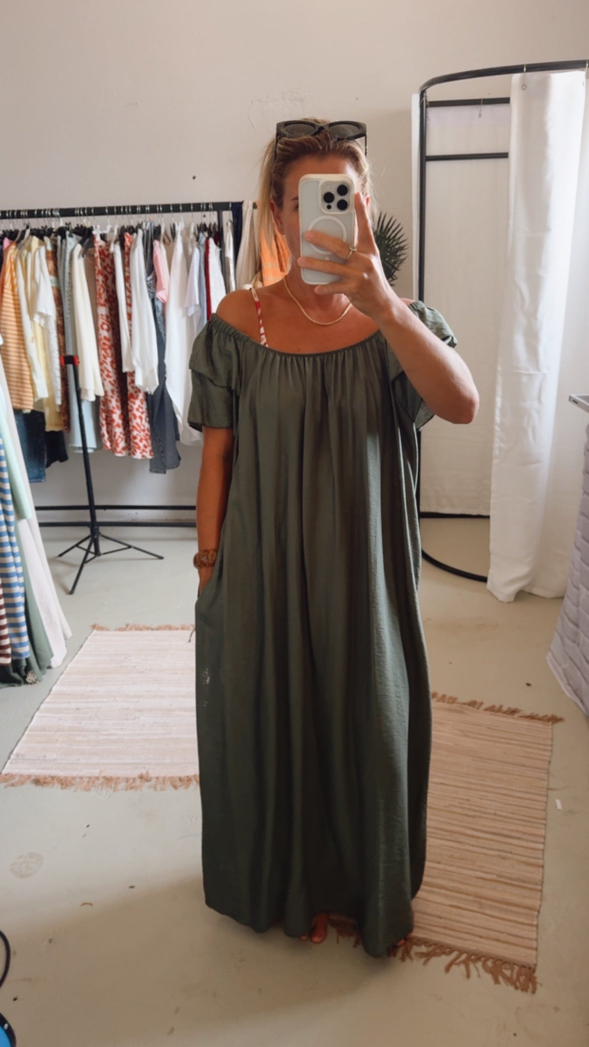 Maxikleid mit Volant Ärmeln militarygrün