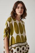 Bluse mit Punkten grün