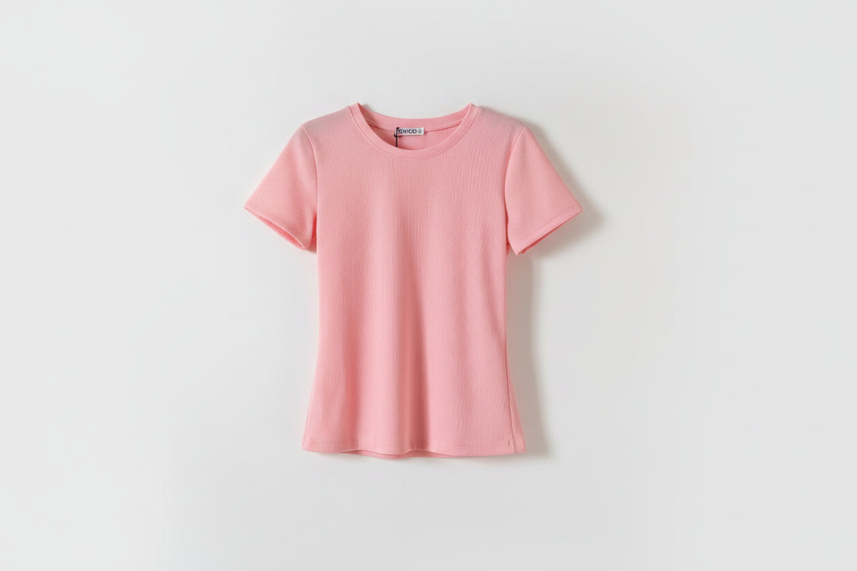 Geripptes T–Shirt in verschiedenen Farben