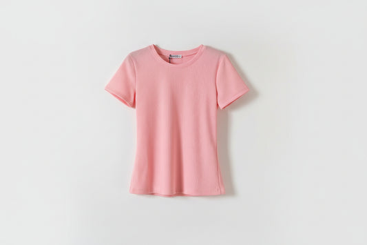 Geripptes T–Shirt in verschiedenen Farben