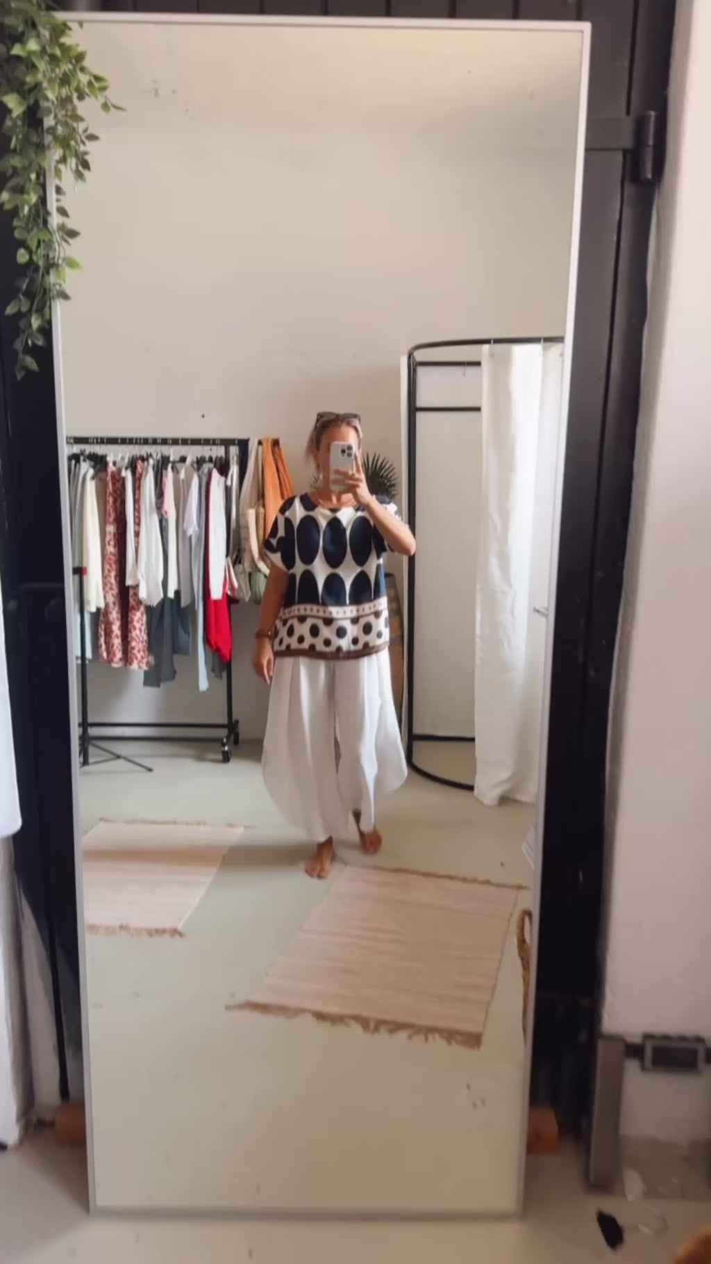 Bluse mit Punkten blau