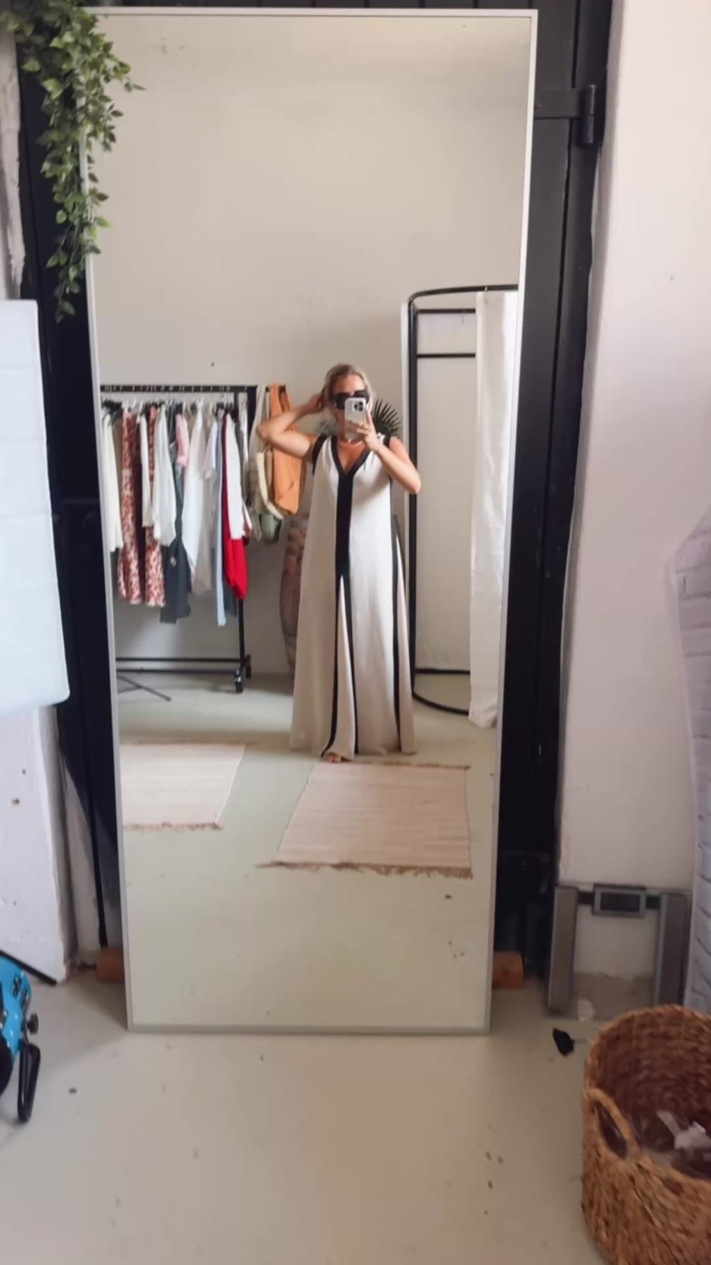 Maxikleid beige mit schwarzen Streifen